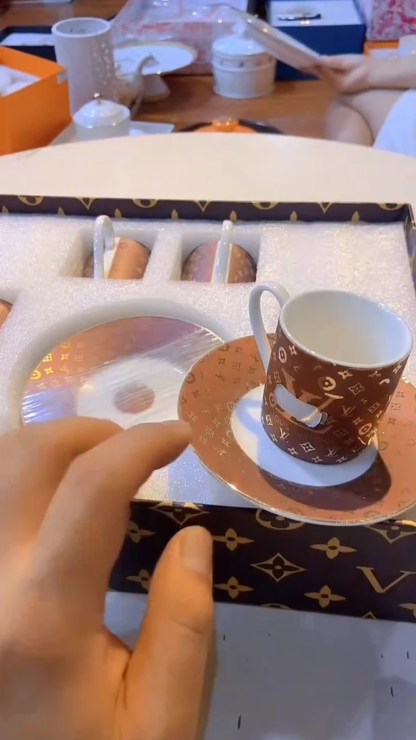 杯鸿辉家品牌瓷器，京东包邮！