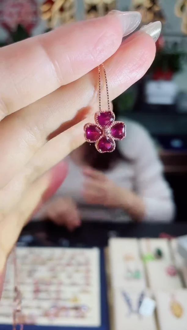 【闪购商品】石榴石颈饰银S925镶嵌吊坠