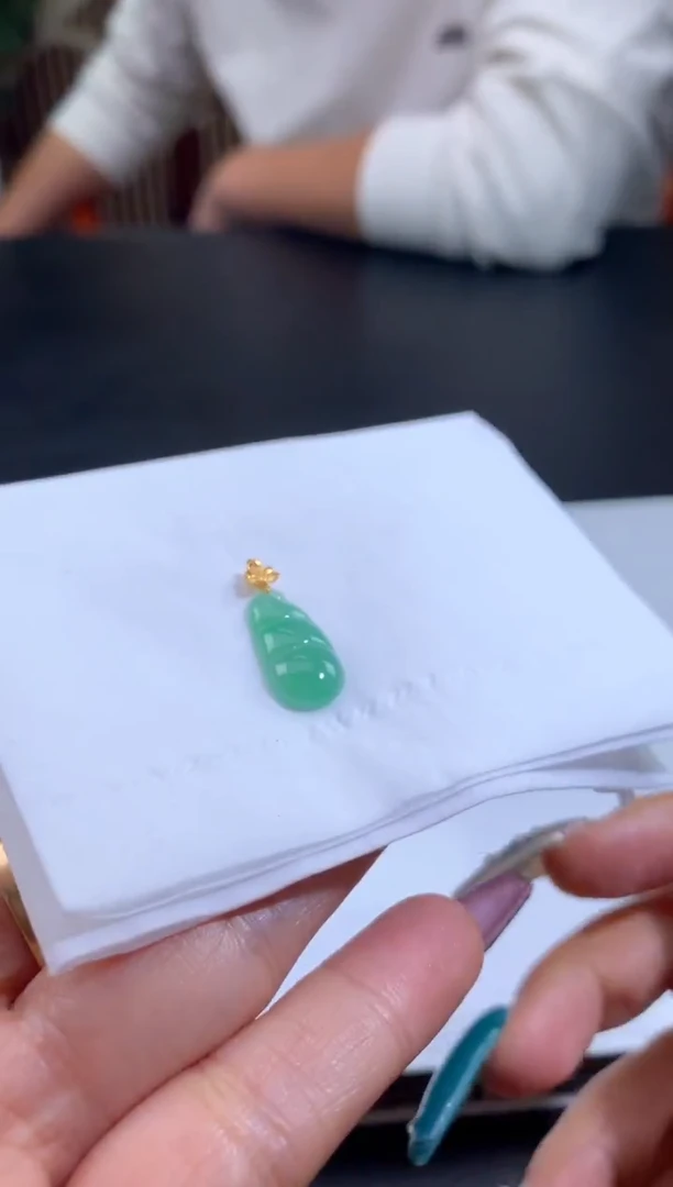 颈饰18K金镶嵌翡翠翡翠