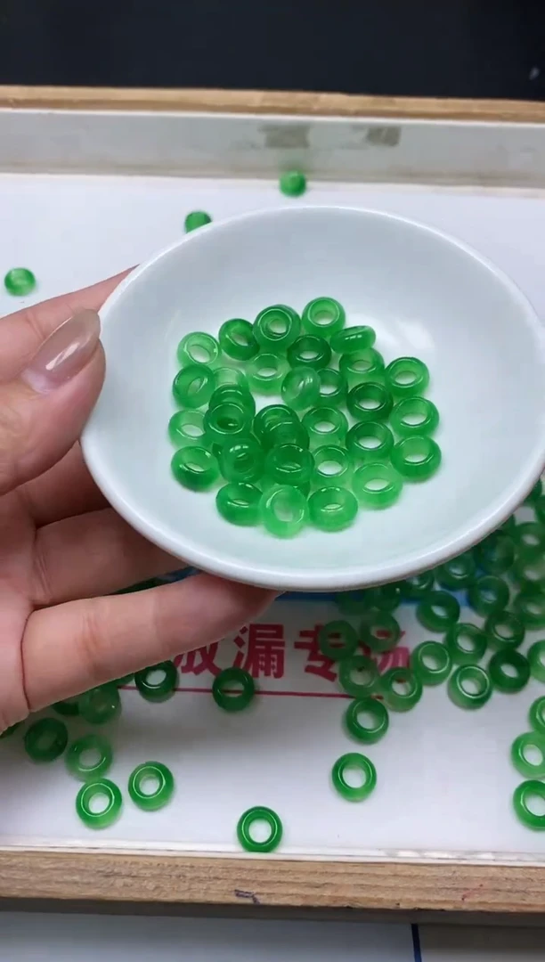 石英质玉散珠未镶嵌M930 冰绿甜甜圈 20个9.9元