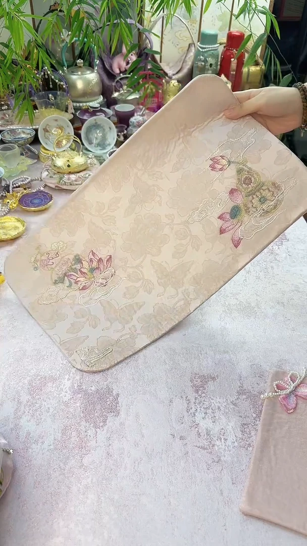 刺绣粉色葫芦茶席