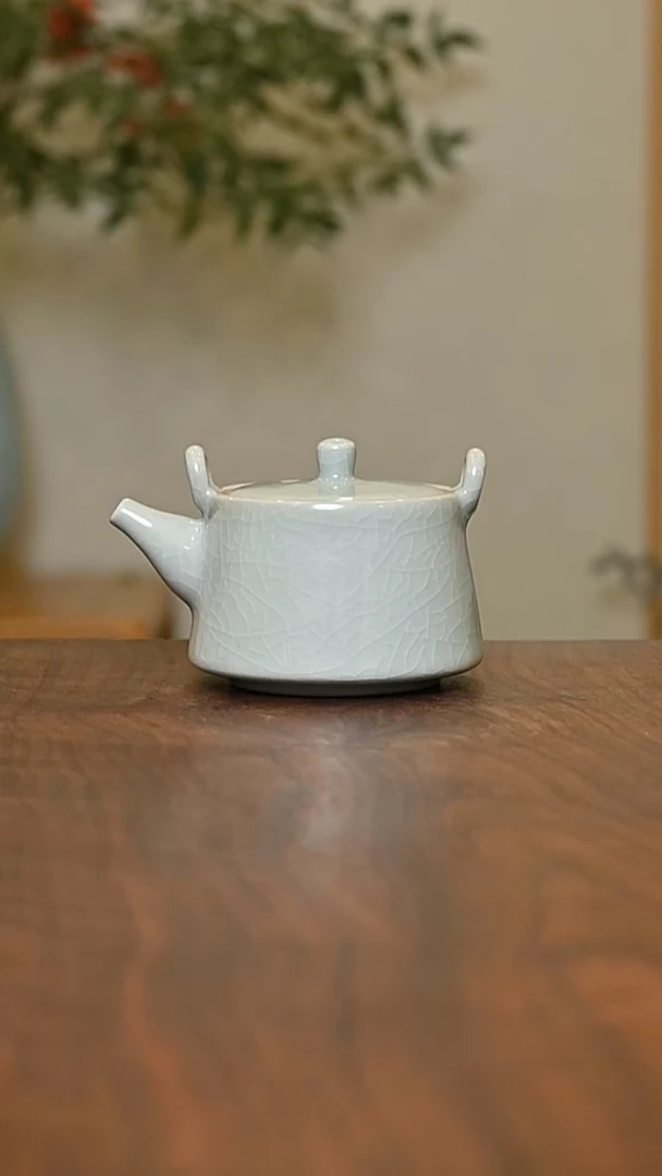 提梁井栏壶 粉青釉 微瑕 朱家汝窑款