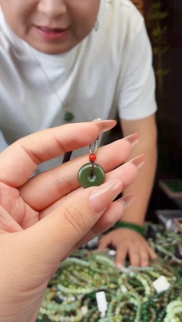 和田玉未镶嵌颈饰拍一发一