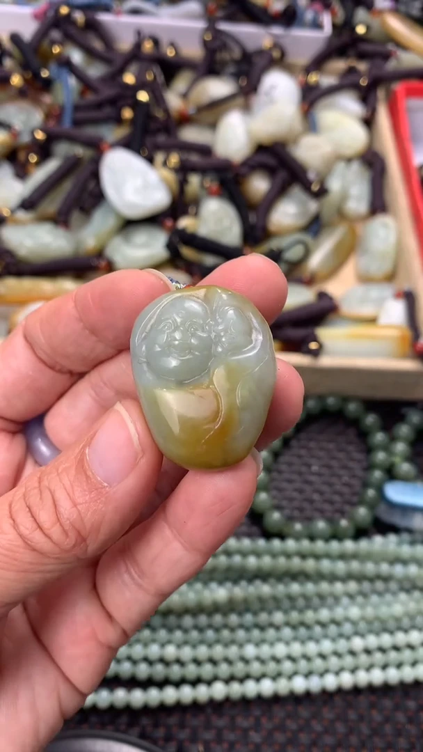 【闪购商品】和田玉颈饰未镶嵌多样性发货没有证书拍一发一有瑕