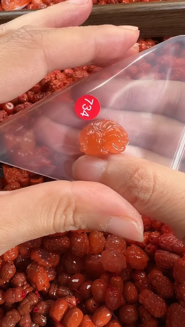 颈饰未镶嵌南红玛瑙1