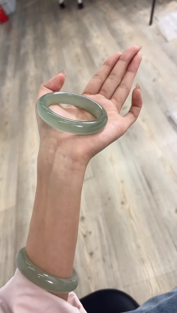 未镶嵌手镯石英质玉27-54D