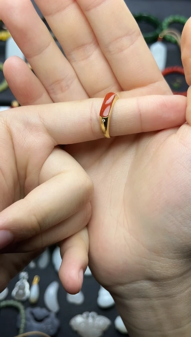 18K金镶嵌戒指南红玛瑙马鞍戒指06