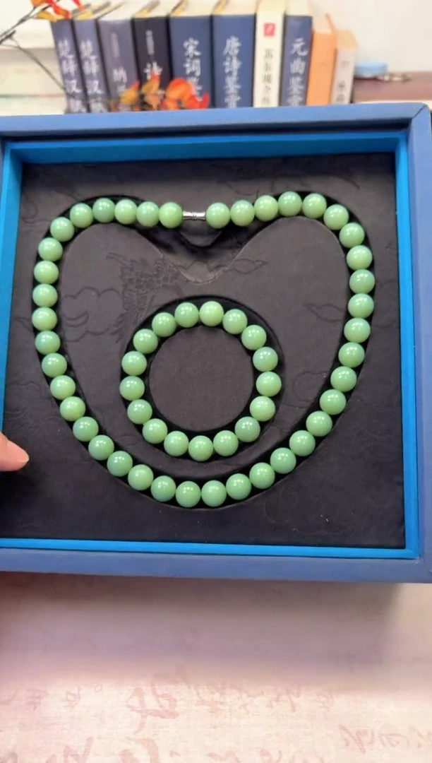 【闪购商品】和田玉粉绿套链未镶嵌粉绿套链