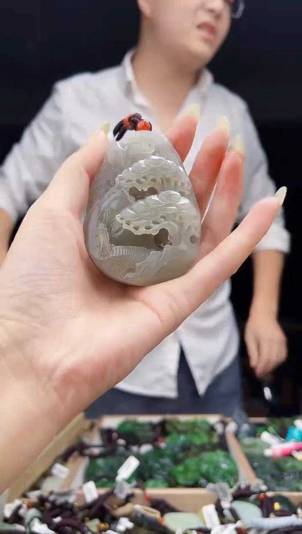 颈饰未镶嵌和田玉1