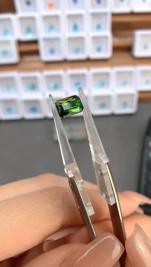 未镶嵌裸石定制碧玺1.69ct 10004