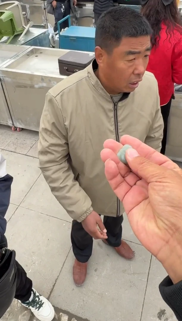 未镶嵌戒指和田玉（糖玉）和田玉