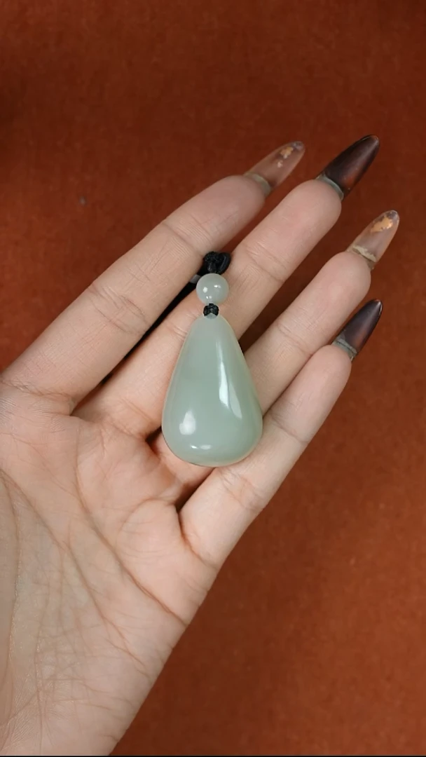 吊坠(赠链)未镶嵌和田玉且末近矿微色差