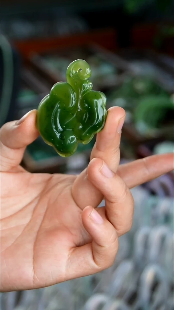 颈饰未镶嵌和田玉（碧玉）001