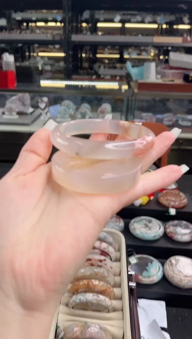 未镶嵌手镯石英质玉尘*丷圈口（赠品镯心）