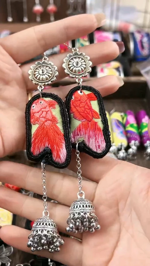 【闪购商品】织绣民族风老绣饰品102