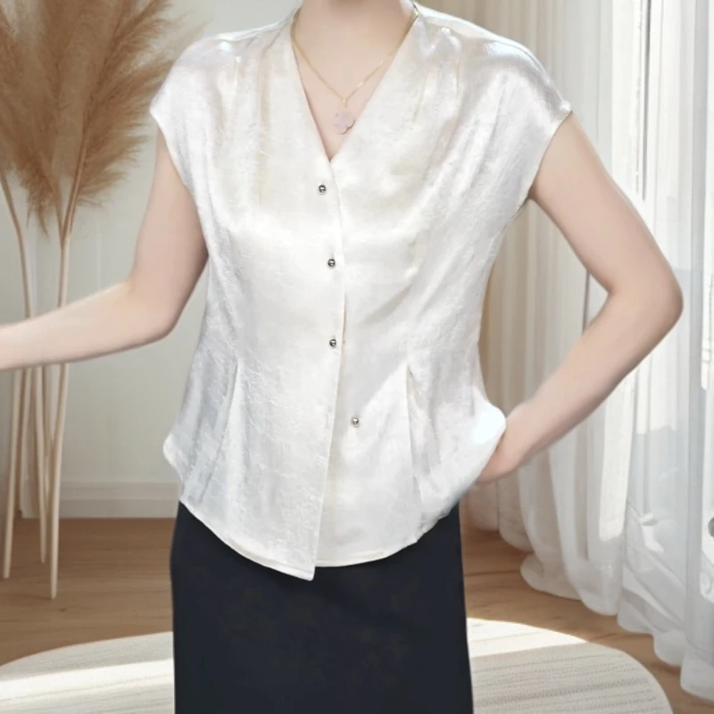 2025夏季新款缎面设计感小众时尚气质上衣女V领短袖衬衫百搭