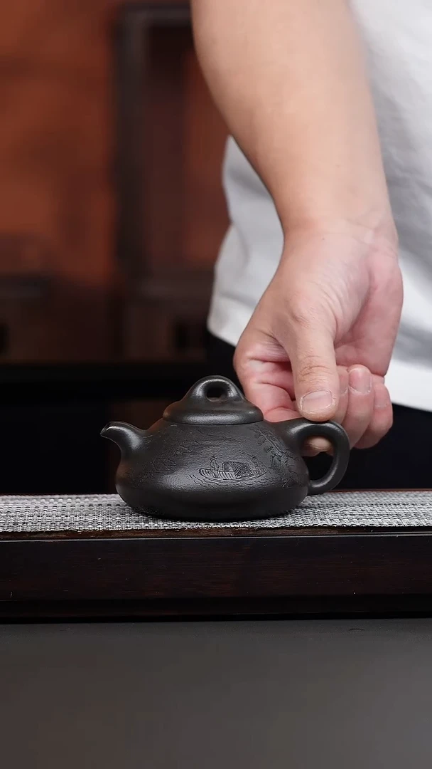 龙山古乌泥刻绘喜瓢