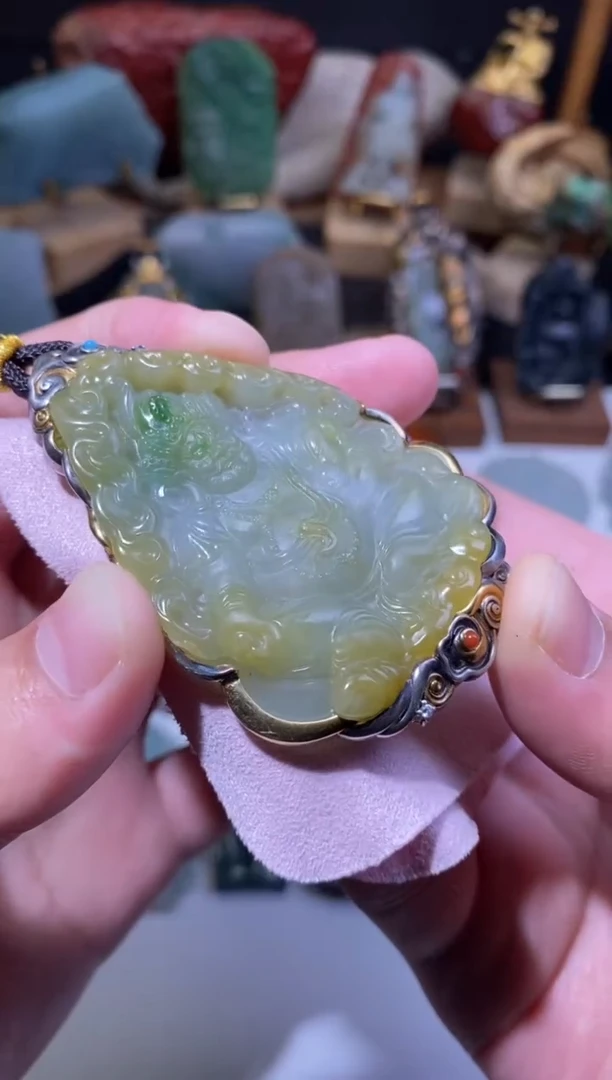 颈饰银S925镶嵌翡翠依****E翡翠