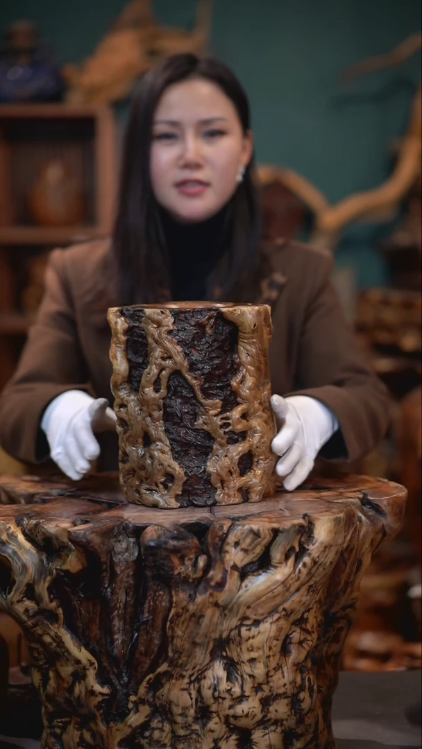 【闪购商品】枣木雷击枣木笔筒