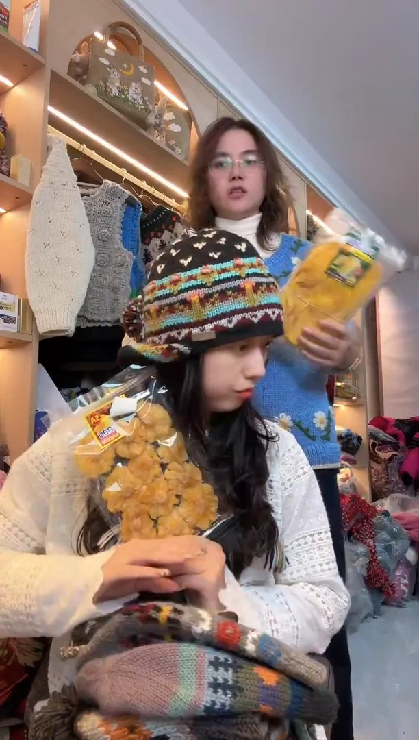 羊毛黑色仙人掌护耳帽