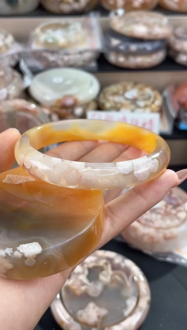 未镶嵌手镯石英质玉64