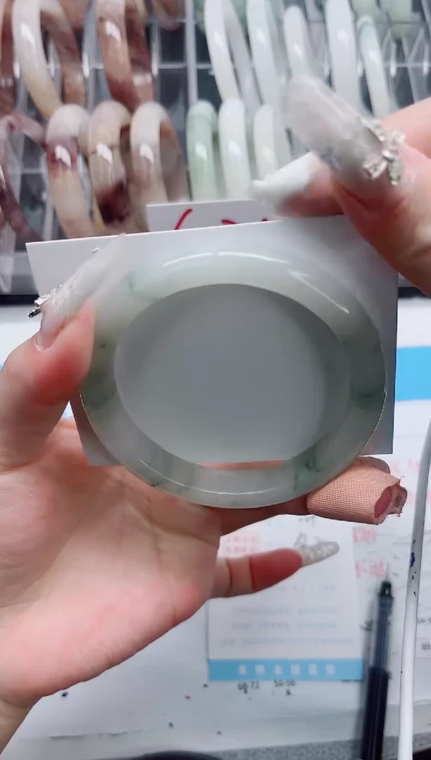 【闪购商品】石英质玉手镯未镶嵌A269-62.2