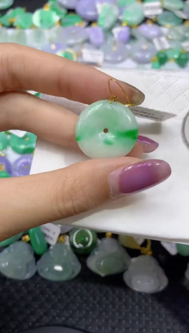 颈饰18K金镶嵌翡翠天然缅甸翡翠A货