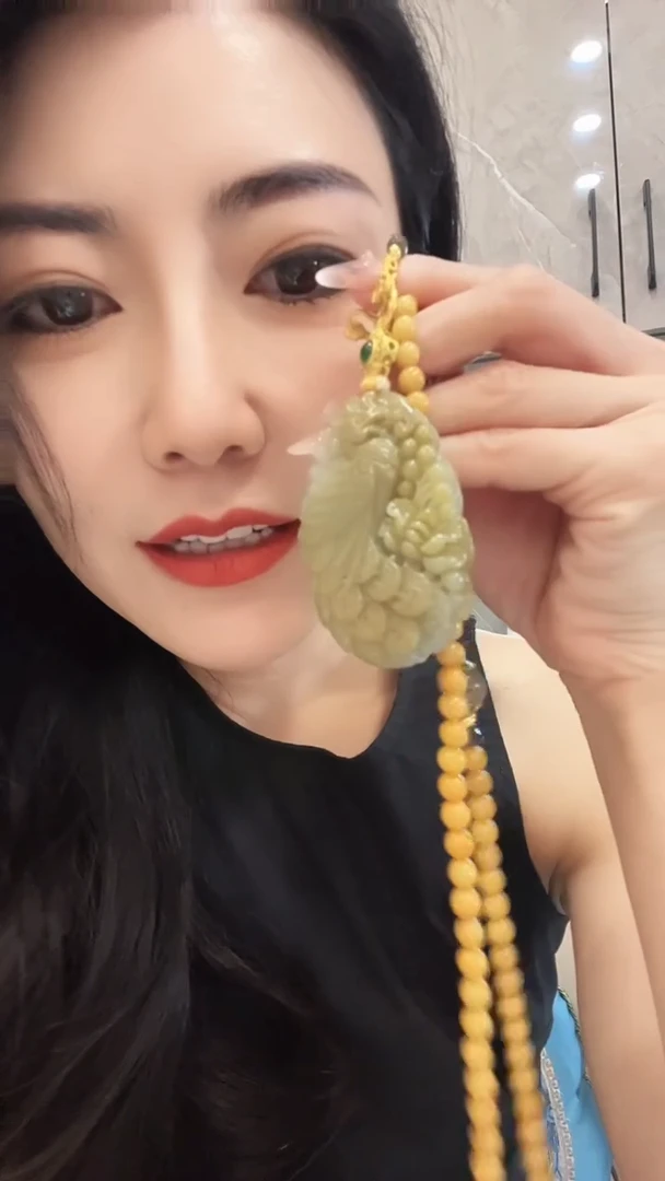 翡翠未镶嵌颈饰凤凰