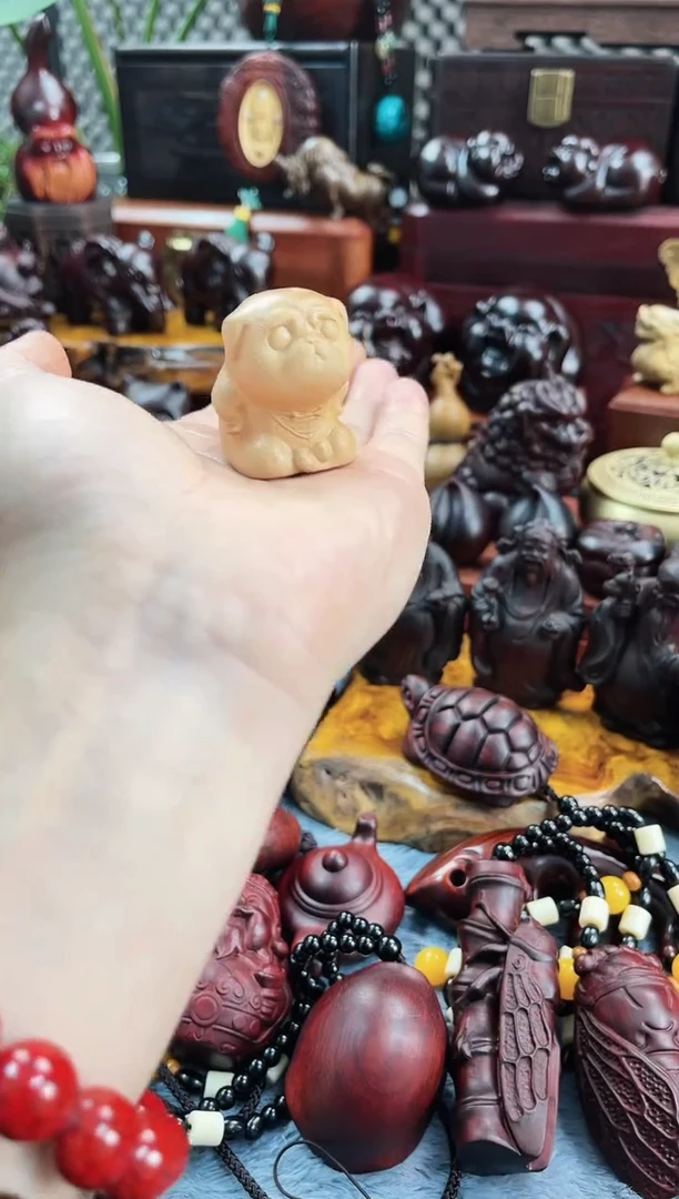 【闪购商品】木黄杨米摆件小狗