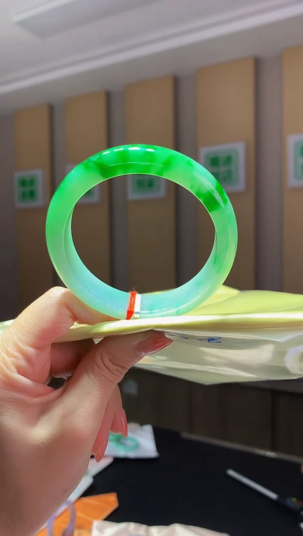 未镶嵌手镯翡翠- C309圈口 58.6全款55万 定金2万