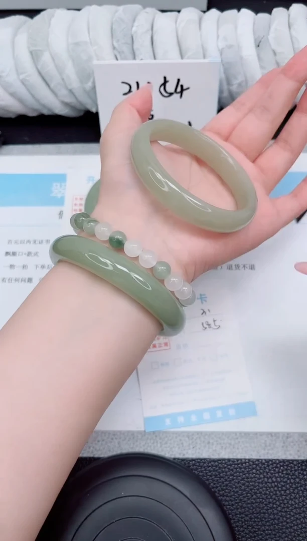 石英质玉手镯未镶嵌31-58.5