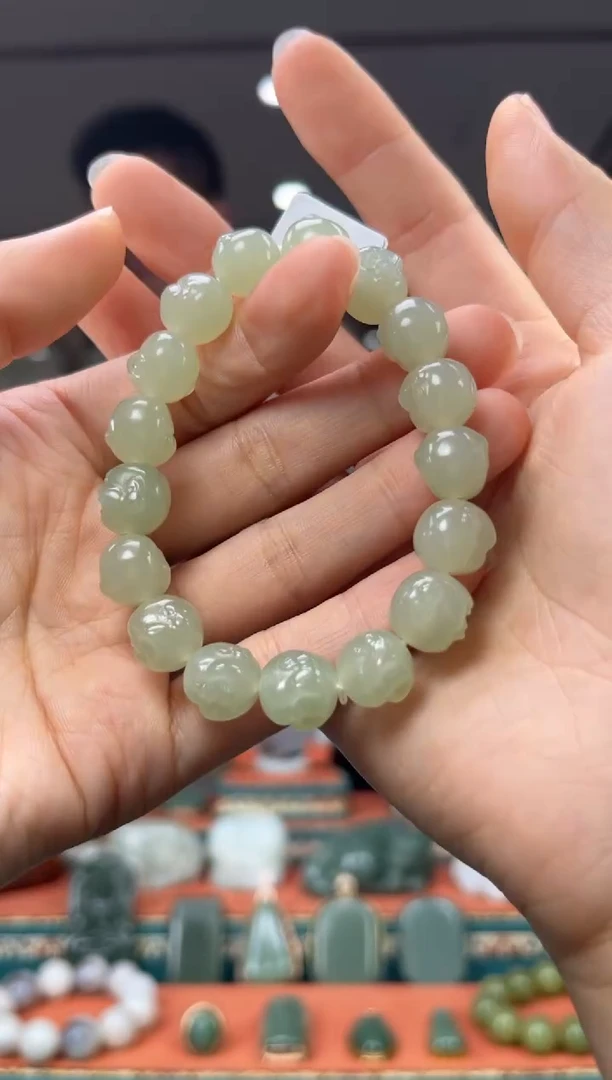 和田玉未镶嵌颈饰佩佩