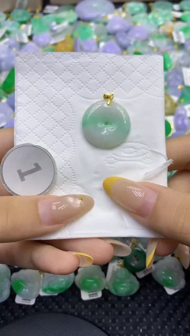 颈饰未镶嵌翡翠天然缅甸翡翠A货