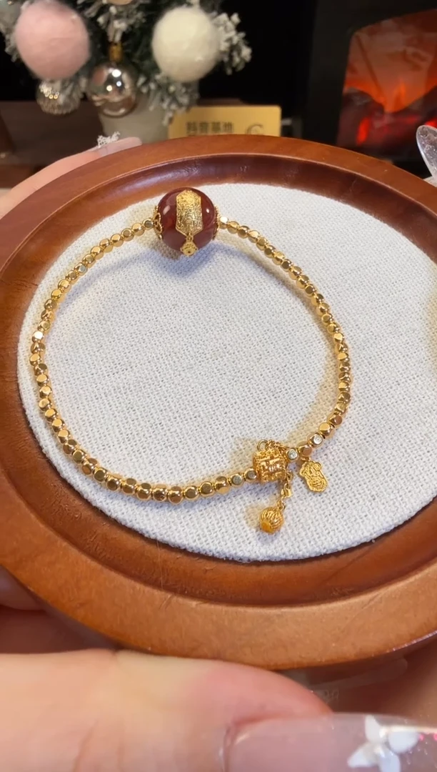 18K金镶嵌手链南红玛瑙全金方糖大单珠