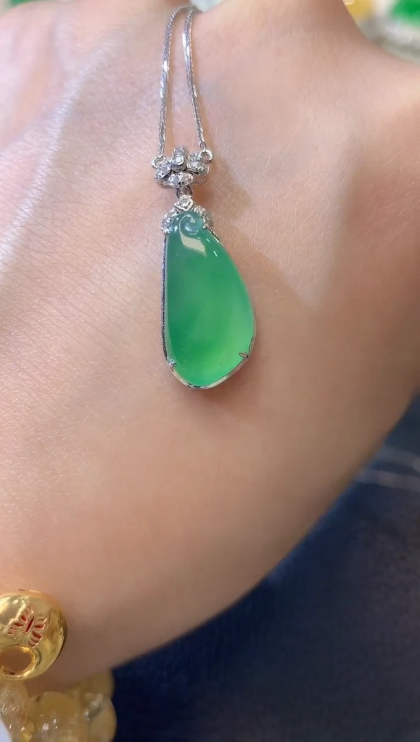 【闪购商品】翡翠套链18K金镶嵌A33翡翠