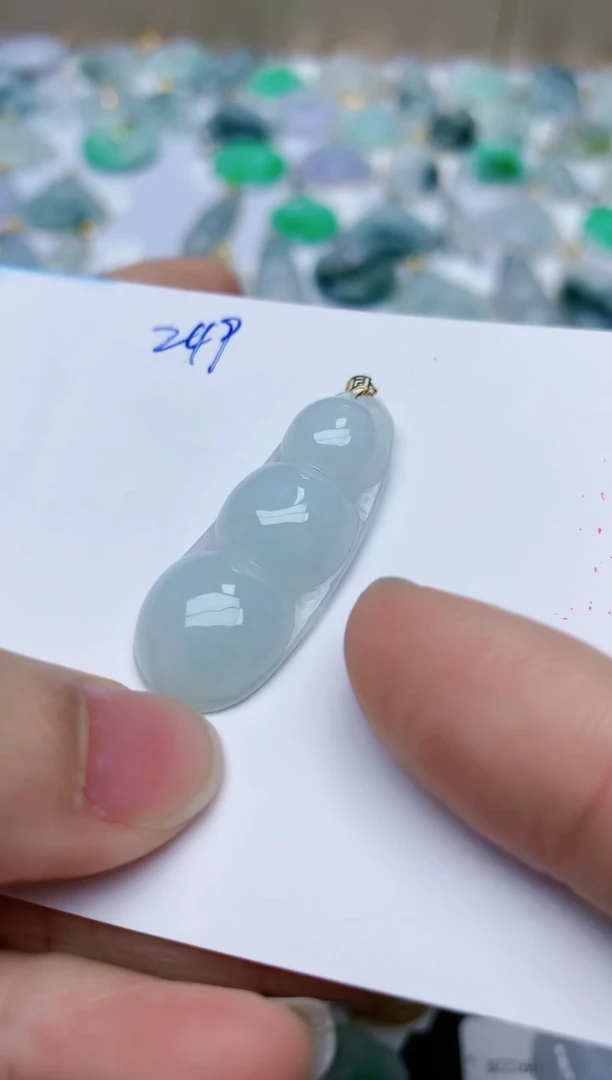 【闪购商品】翡翠颈饰18K金镶嵌天然翡翠A货    249