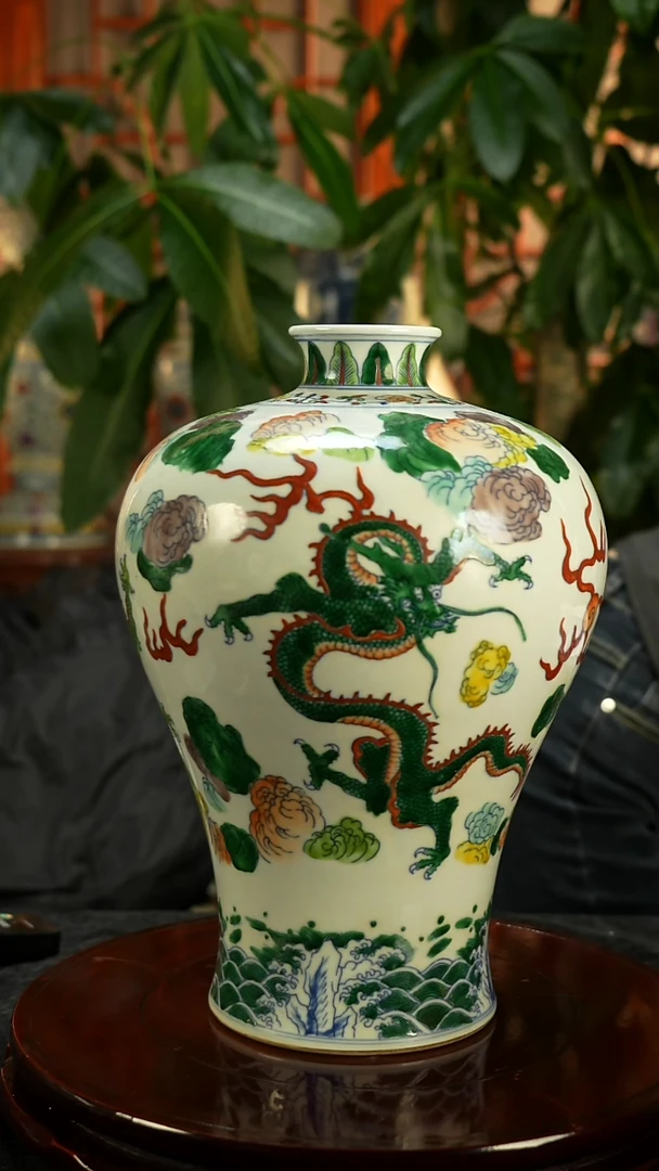 其他瓷喜*缘斗彩梅瓶一只