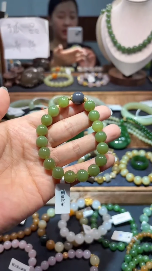 未镶嵌手串和田玉1