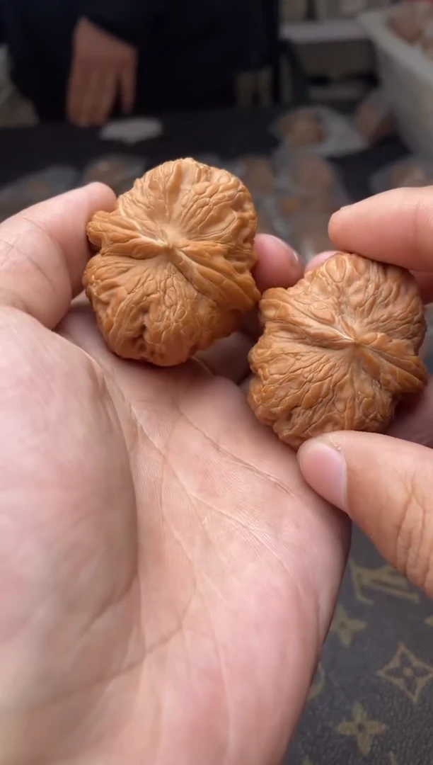 【闪购商品】文玩核桃把件A175号42尺元宝