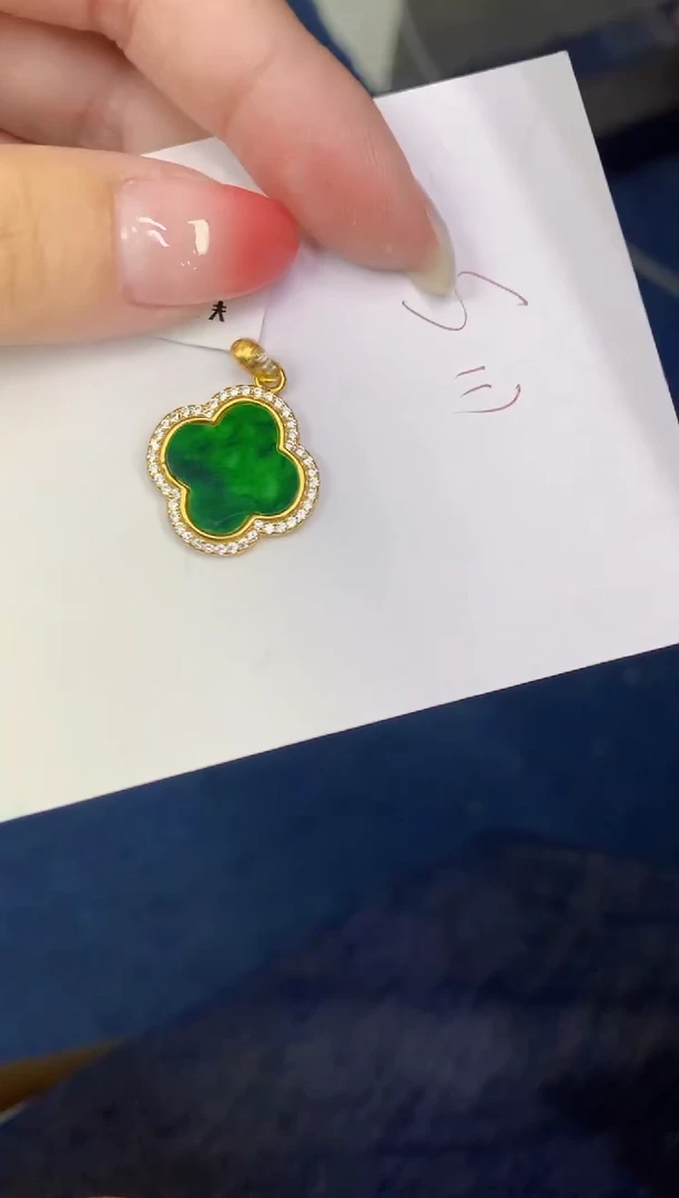 翡翠未镶嵌颈饰缅甸天然翡翠A货
