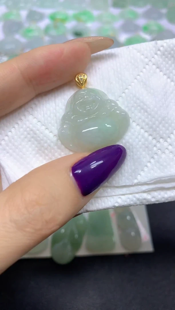 颈饰未镶嵌翡翠