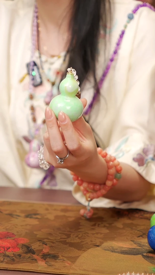 319天琦閤漆艺小葫芦挂件