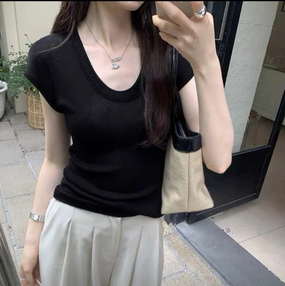 露娜2025黑色天丝显瘦设计感正肩短袖百搭时尚修身纯色