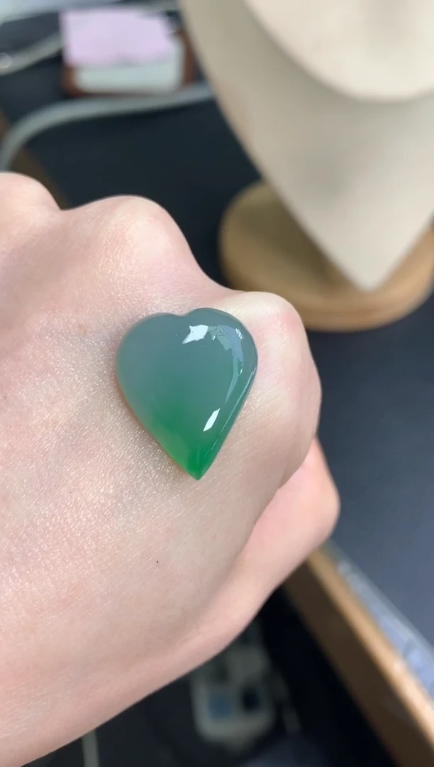 未镶嵌定制翡翠爱心