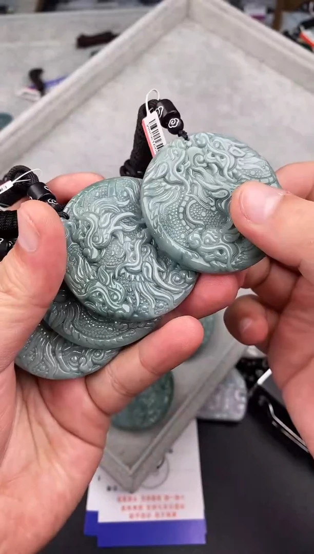 【闪购商品】翡翠颈饰未镶嵌   多样性发其一