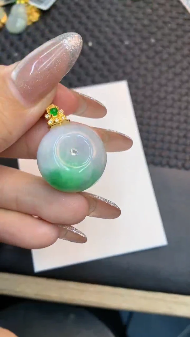 颈饰未镶嵌翡翠1