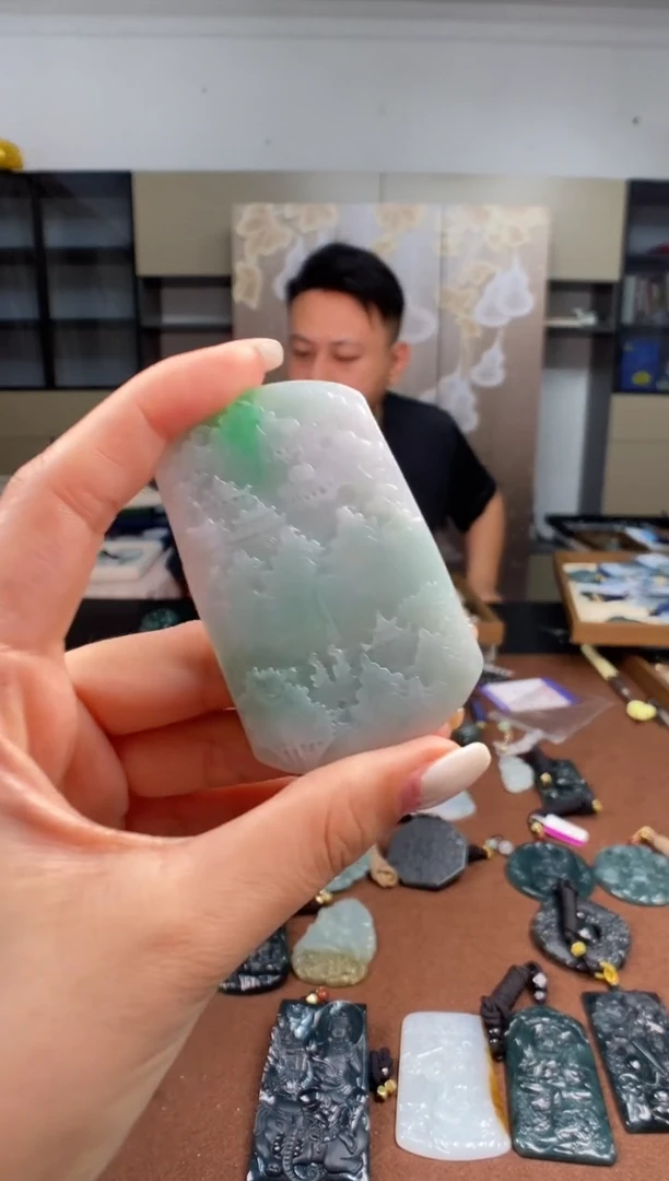 颈饰未镶嵌翡翠多样性发其一