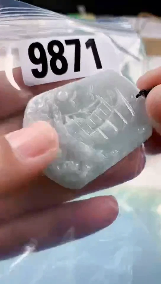 【闪购商品】翡翠挂件未镶嵌天然翡翠吊坠挂件