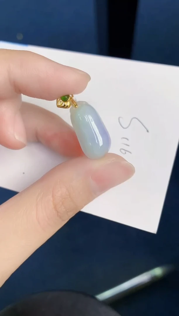 翡翠未镶嵌颈饰天然翡翠缅甸A货