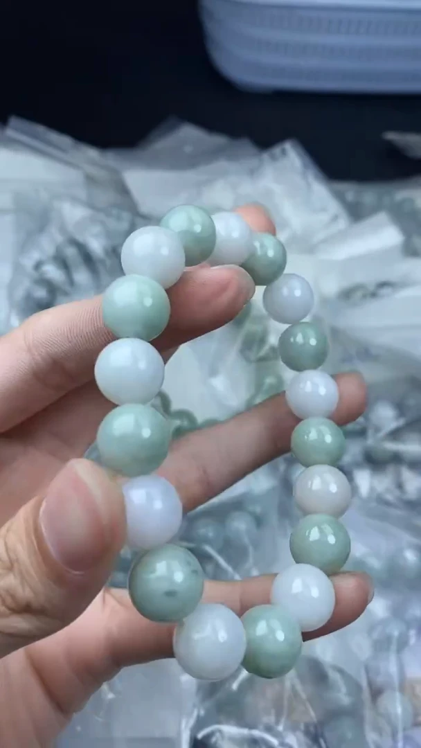 定制翡翠未镶嵌珠串